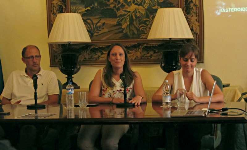 Asteroid day talk: Left to right: Massimo Cecconi, Elena Nordio, y Vania Lorenzi. Palacio Salazar, Santa Cruz de La Palma