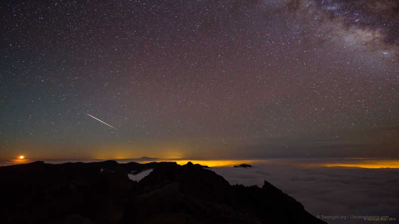 A Geminid meteor over the Caldera de Taburiente, captured by Christoph Marlin